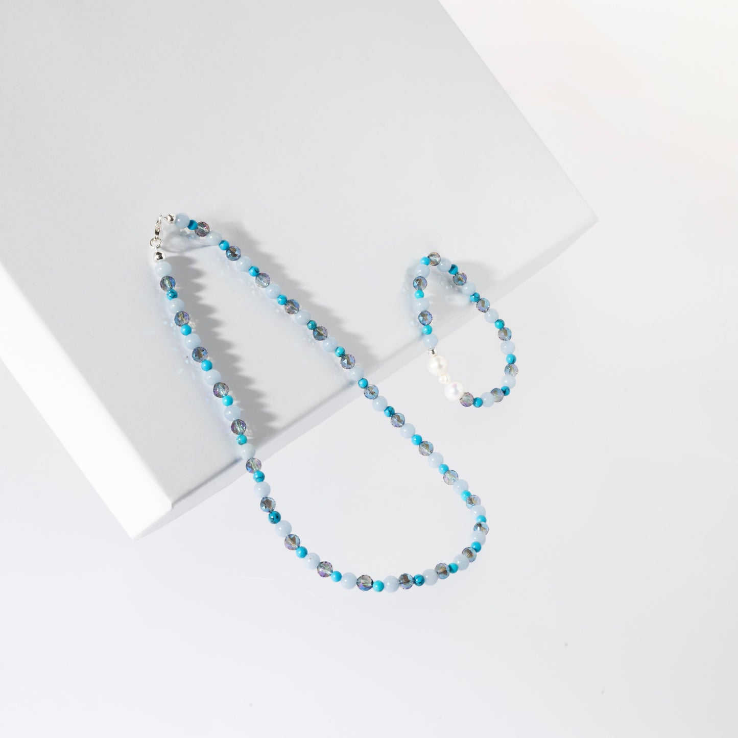 NECKLACE V-DAY